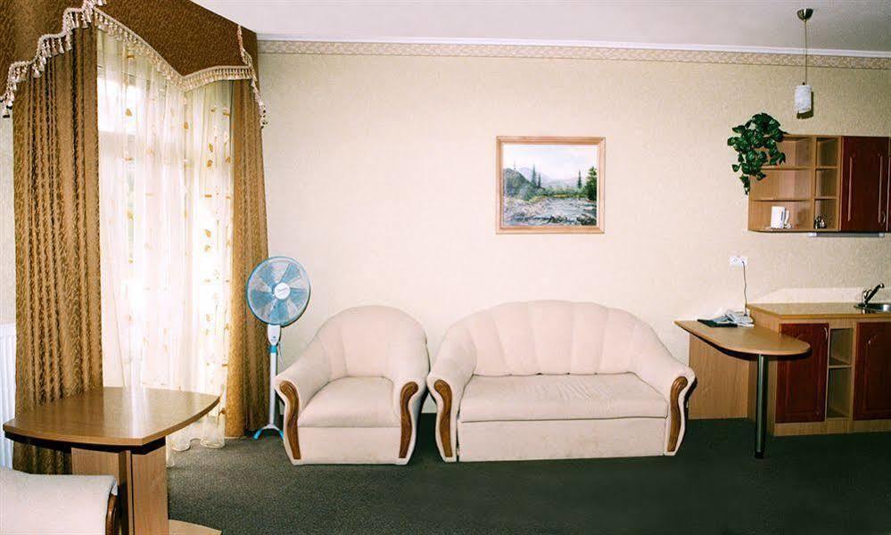 Mariot Medical Center Hotel Trouskavets Extérieur photo